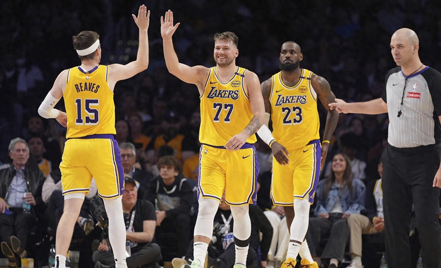 九游体育官网-德约科维奇巅峰对决，东契奇与80激战曼联分钟，精彩发挥胜负难料！的简单介绍-九游体育官网